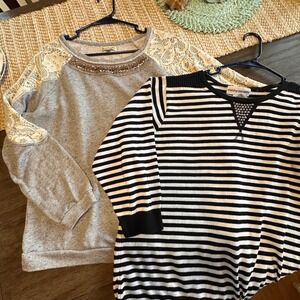 Bundle of 2 (Cathy Daniels, Love on a Hanger) Embellished Knit Tops 1X Pull over